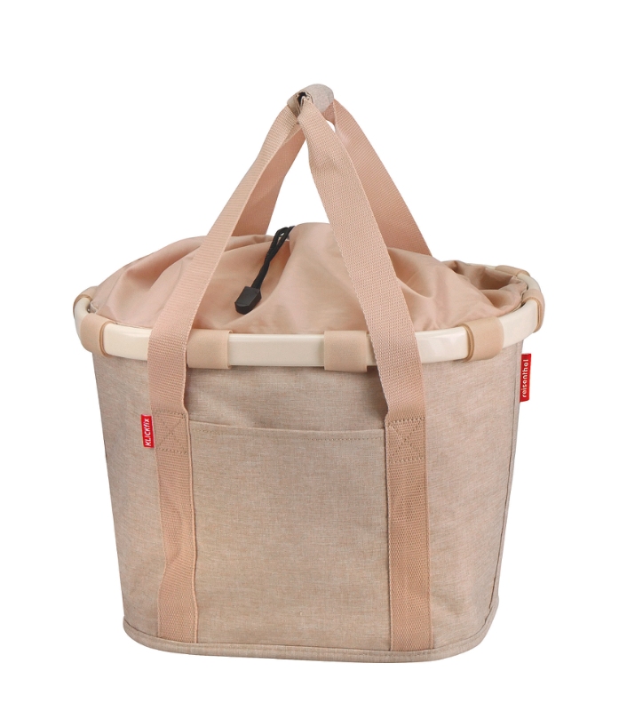 Klickfix Bikebasket cykelkurv (twist coffee). Frontkurv med snørrelukning, yder- og indre lomme. Vol: 15 L,, max bæreevne 5 kg.