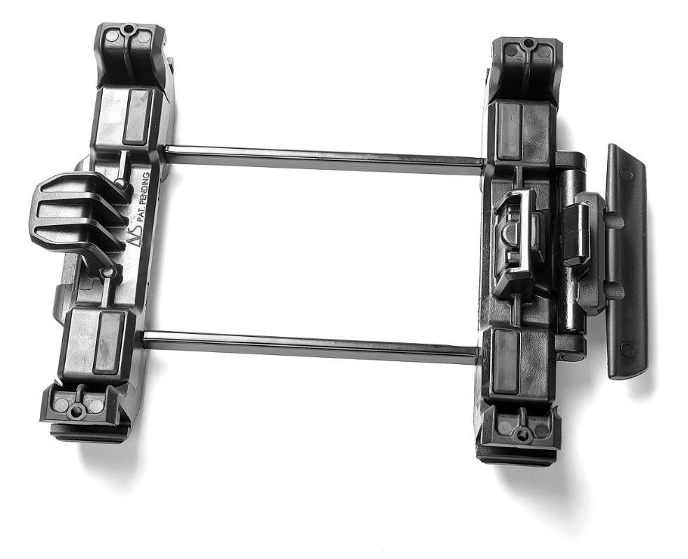 Taskesæt fra Atran Velo model Travel (sort). Triple-x gør at taskesættet kan suppleres med top-taske/kurv. 37x33x12 cm, vol: 2x25 L, AVS.