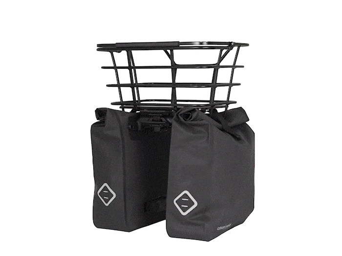 Taskesæt fra Atran Velo model Travel (sort). Triple-x gør at taskesættet kan suppleres med top-taske/kurv. 37x33x12 cm, vol: 2x25 L, AVS.