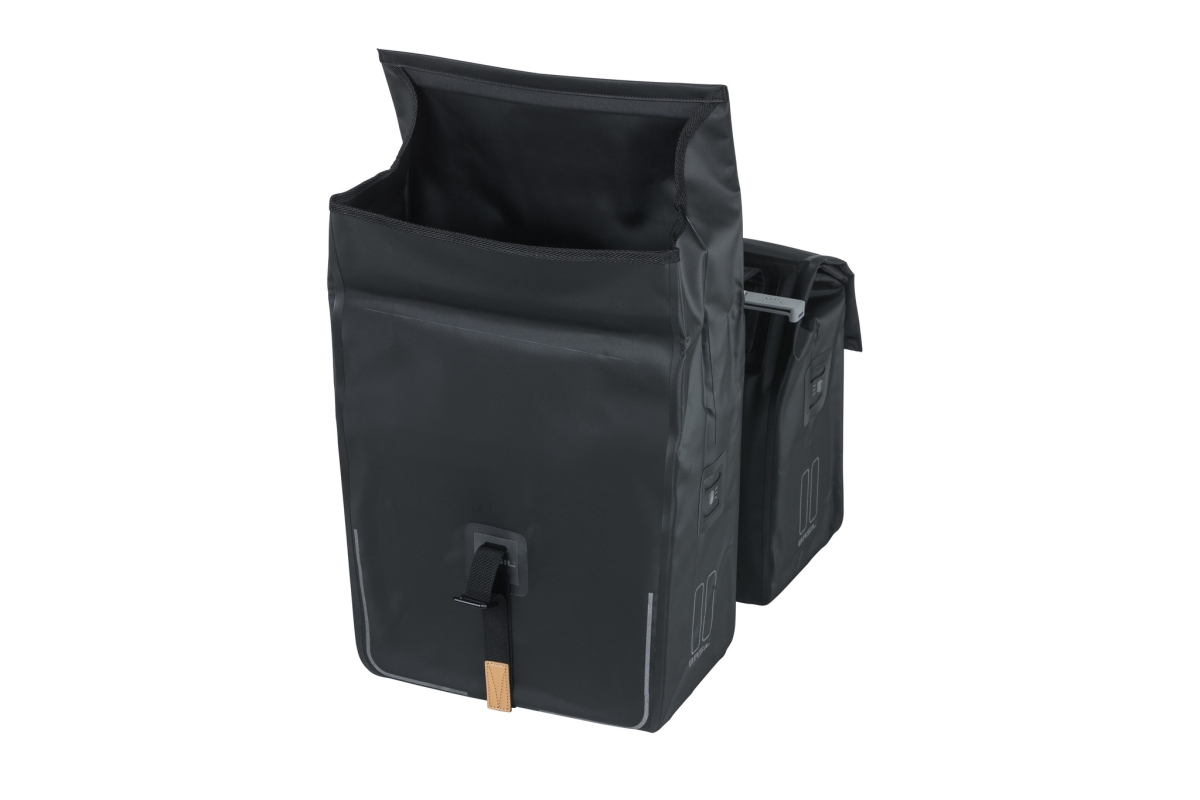 Taskesæt BASIL MIK Urban dry Sort Bag 42x17x36cm dobbel 50L, water proof. Inkl.MIK adapter på tasken.