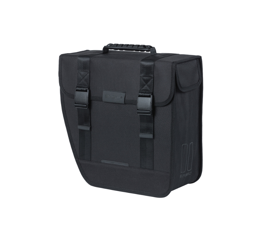 Taske BASIL TOUR SINGLE (sort) til venstre side. Volumen: 14 L, dimensioner: 14 x 27 x 28 cm. Vandafvisende.