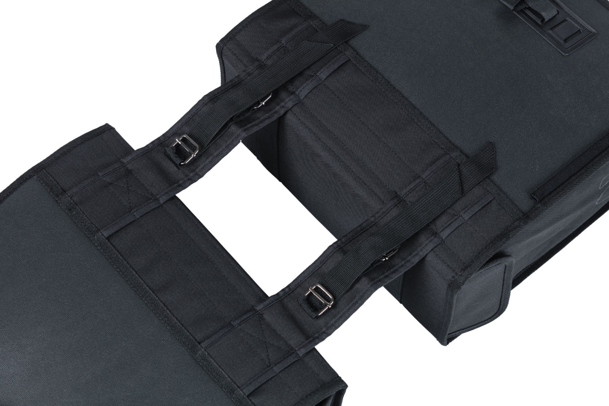 Taskesæt BASIL TOUR XL (sort) . Dimensioner: 35x14x35cm, volumen: 35 L, vandafvisende. Kan også  Monteres med MIK, AVS, Uniklip, Racktime adapter.