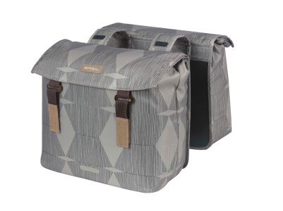 Taskesæt (grey) fra Basil model Elegance.    Materiale af 100 % genanvendt PET (plastikflasker) Vol. 40-49 L og med rem-montering (taskebro)