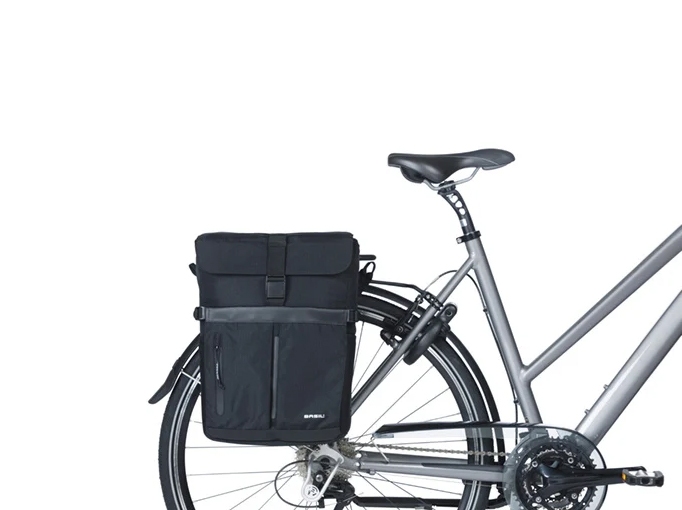 Taske BASIL MOVE Commuter MIK hook (sort) Bag, dimensioner:  27x16x38 cm, volumen: 15 L. Taske med MIK Hooks (kroge).