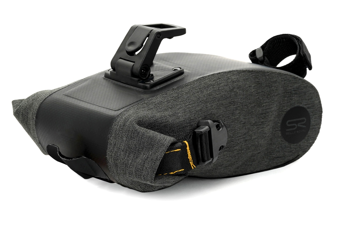 Selle Royal sadeltaske med ICS (Integrated  Clip System). Str. large (2,0 L), vandafvisende. Passer kun til Selle Royal sadler med ICS beslag