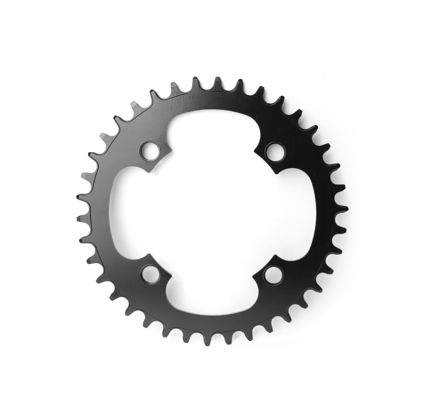 Klinge i stål (sort) fra Bikepartner 42T. Narrow/Wide, 4 hul, Ø104, 1/2-3/32