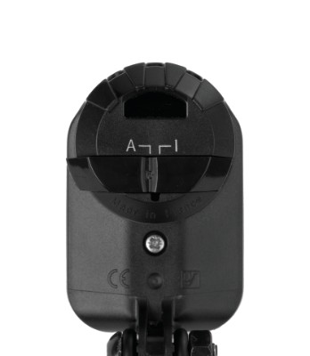  AXA Pico30-E Switch forlygte med reflektor. 6-42  V, 30 Lux, On/Off knap, opfylder danske lovkrav, synlig fra siden.