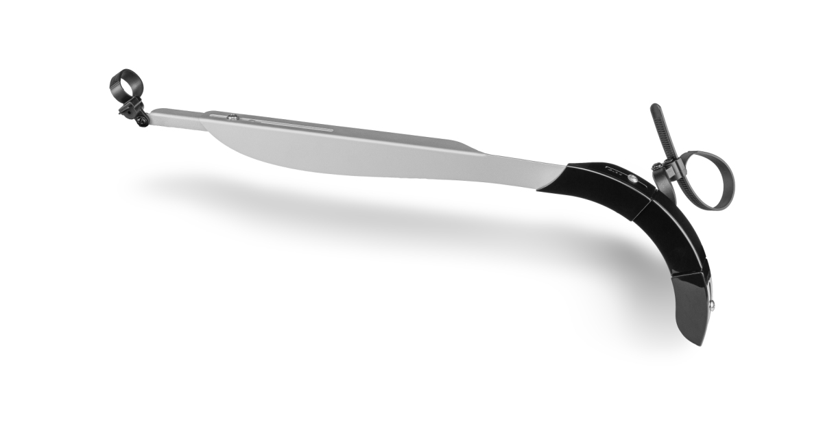 Kædeskærm Pistol (sort/sølv) fra Bikepartner. Justerbare længde:  66 mm. Kan tilpases både 44T & 52T klinger. Monteres med universal stropper.