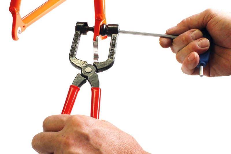 Klingeværktøj Chainring'r fra Cyclus til nem og hurtig af- og påmontering af klingebolte. Bit-D til f.eks. Shimano, Truvativ medfølger.