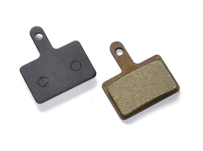 Bremseklodser med Bikepartners højestydende  organic compund. Allround bremseklodser til Road & MTB. Kasse med 25 sæt bremseklodser og fjedre.