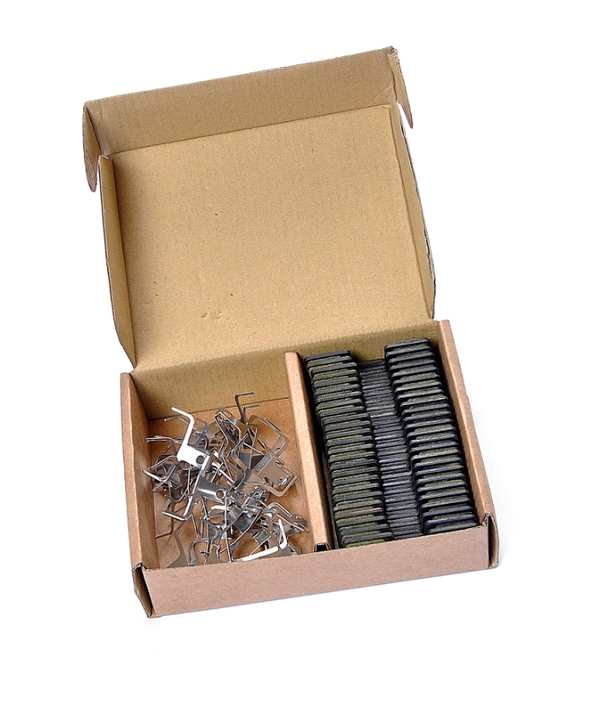 Bremseklodser med Bikepartners højestydende  organic compund. Allround bremseklodser til Road & MTB. Kasse med 25 sæt bremseklodser og fjedre.