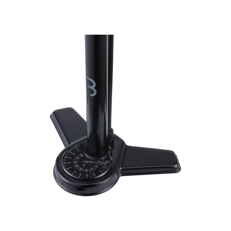 Fodpumpe (sort) BBB AirBoost 2.0 med nyt og forbedret pumpehoved. Tryk op til  11 bar/160 psi . Pumpen har manometer.