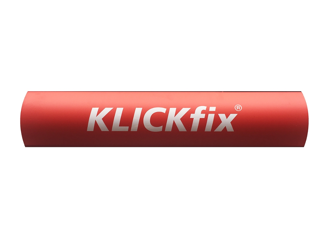 logoskilt 1 mm Polystyren Format: 100(b) x 25(h). Topskilt til slatwall. Klickfix