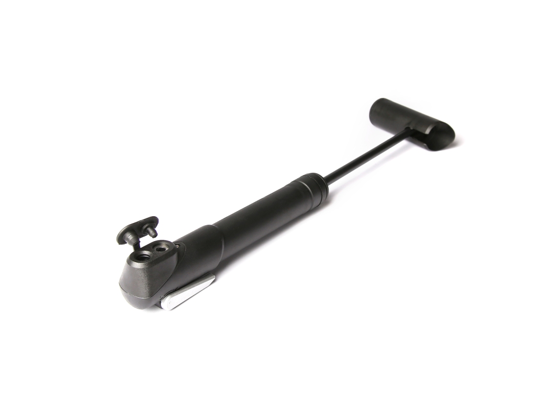 BBB WindWave pumpe (mini). Udført i let, men robust Kompositmaterial og med stål stempel. lufttryk: 7 bar/100 psi. Vægt: 111 g